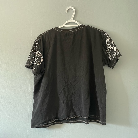 🔥3/$25 GRAPHIC TEE - Picture 3 of 4